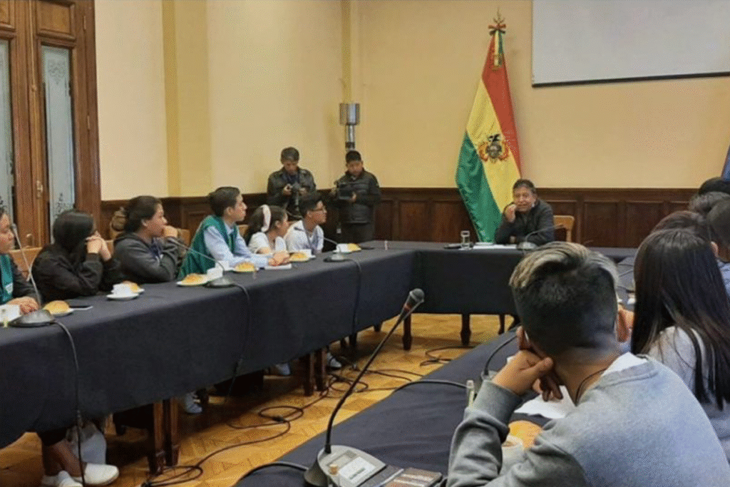 Plurinational Committee children and adolescents with David Choquehuanca, Vice President of the Bolivian Plurinational State