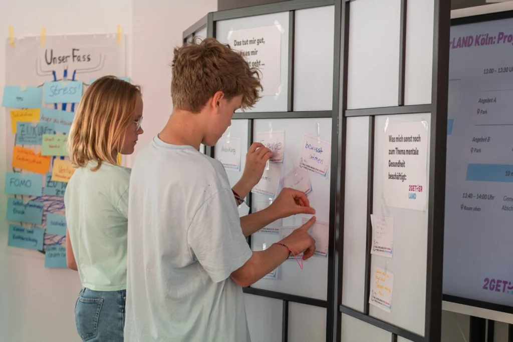 Participants during a mental health workshop at 2getherLand Germany